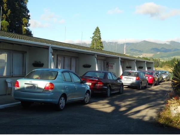Katikati Motel Bagian luar foto