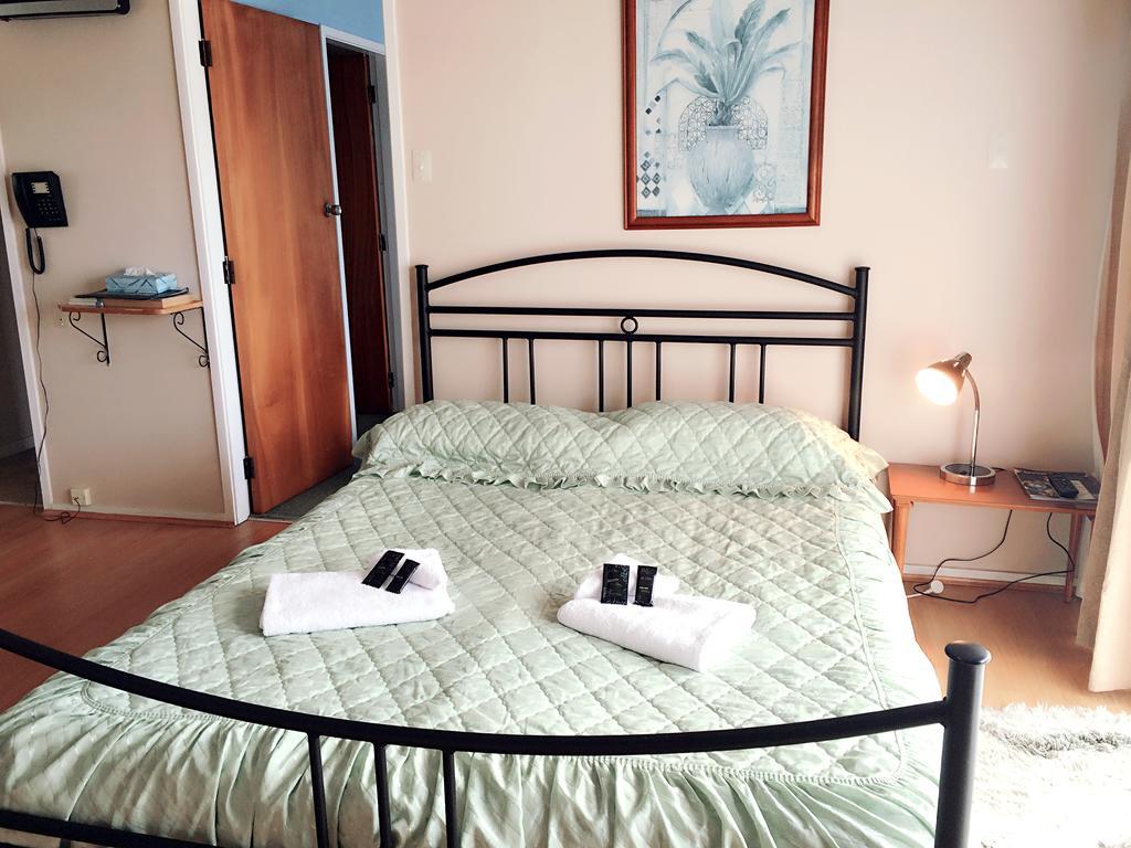 Katikati Motel Bagian luar foto