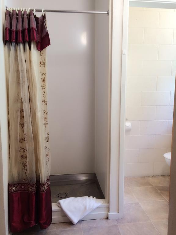 Katikati Motel Bagian luar foto