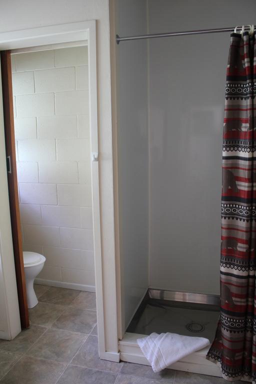 Katikati Motel Bagian luar foto