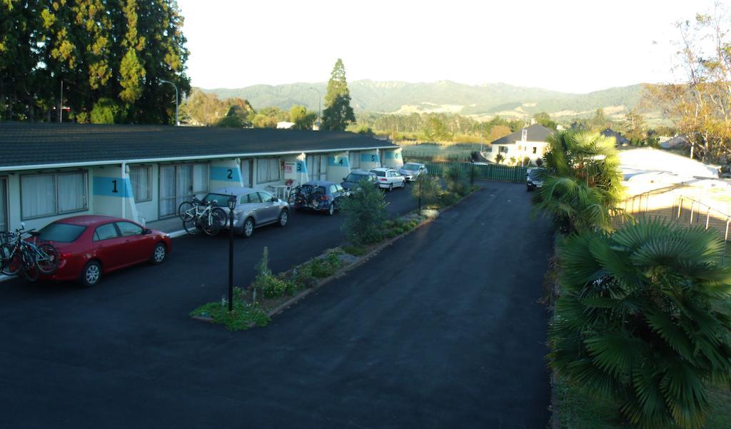 Katikati Motel Bagian luar foto