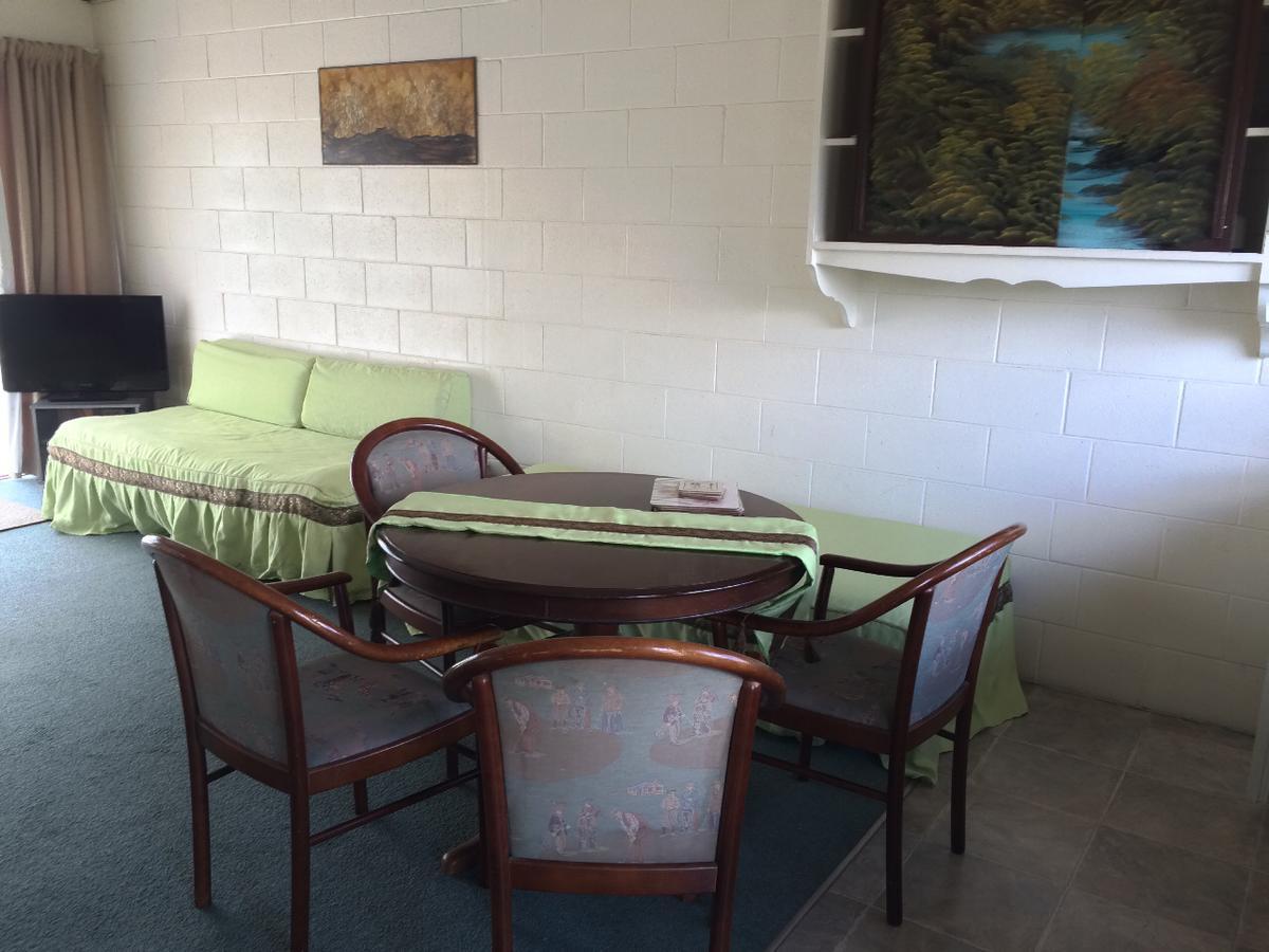 Katikati Motel Bagian luar foto