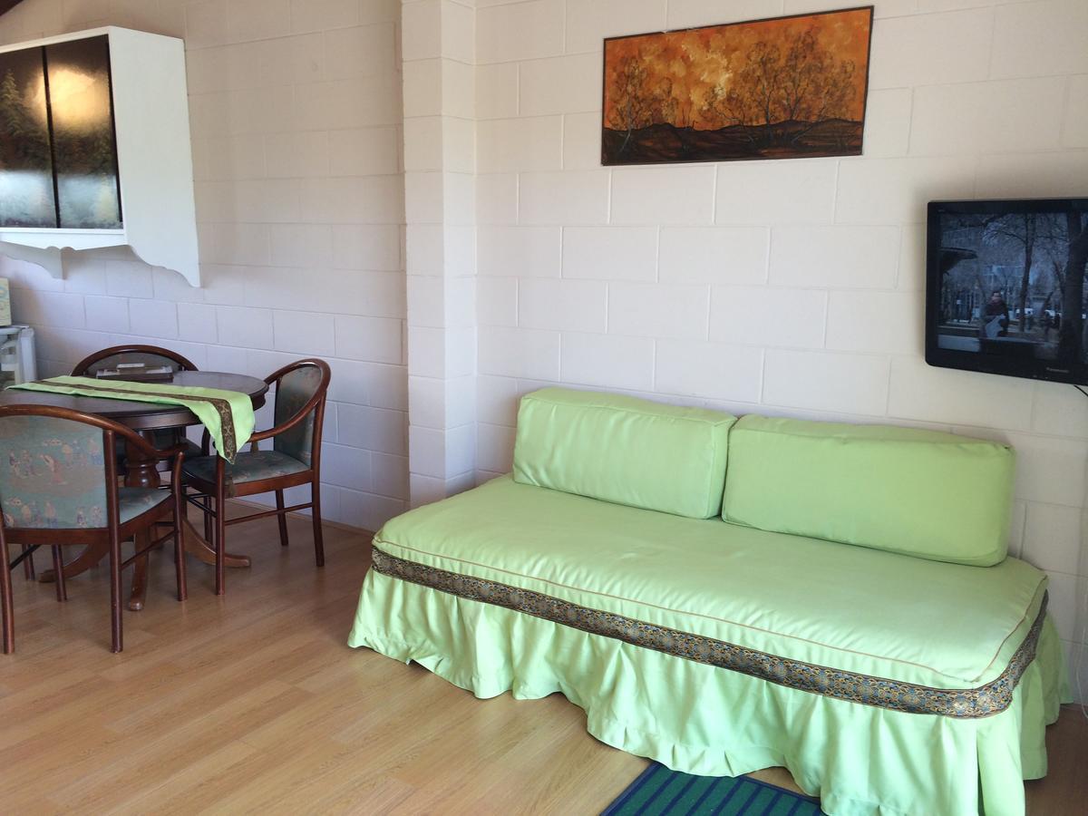 Katikati Motel Bagian luar foto