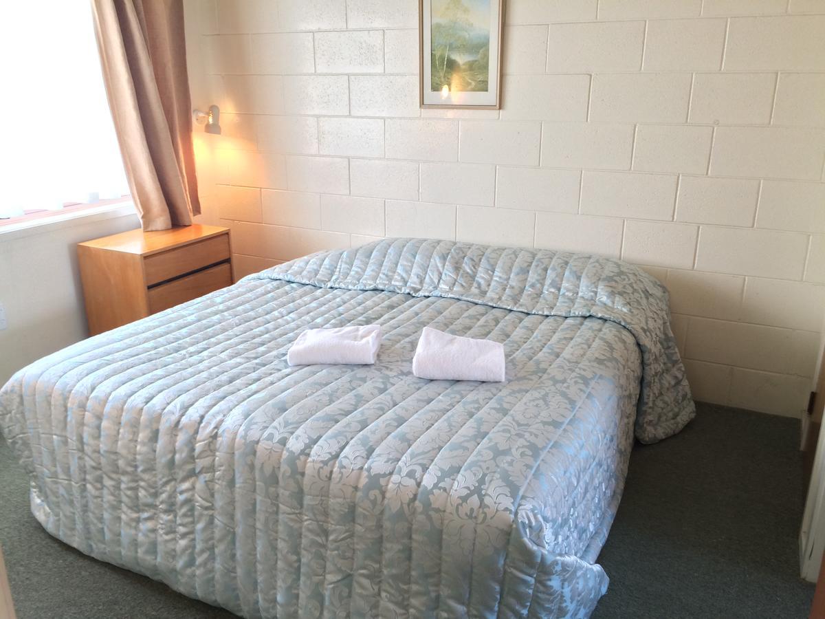 Katikati Motel Bagian luar foto