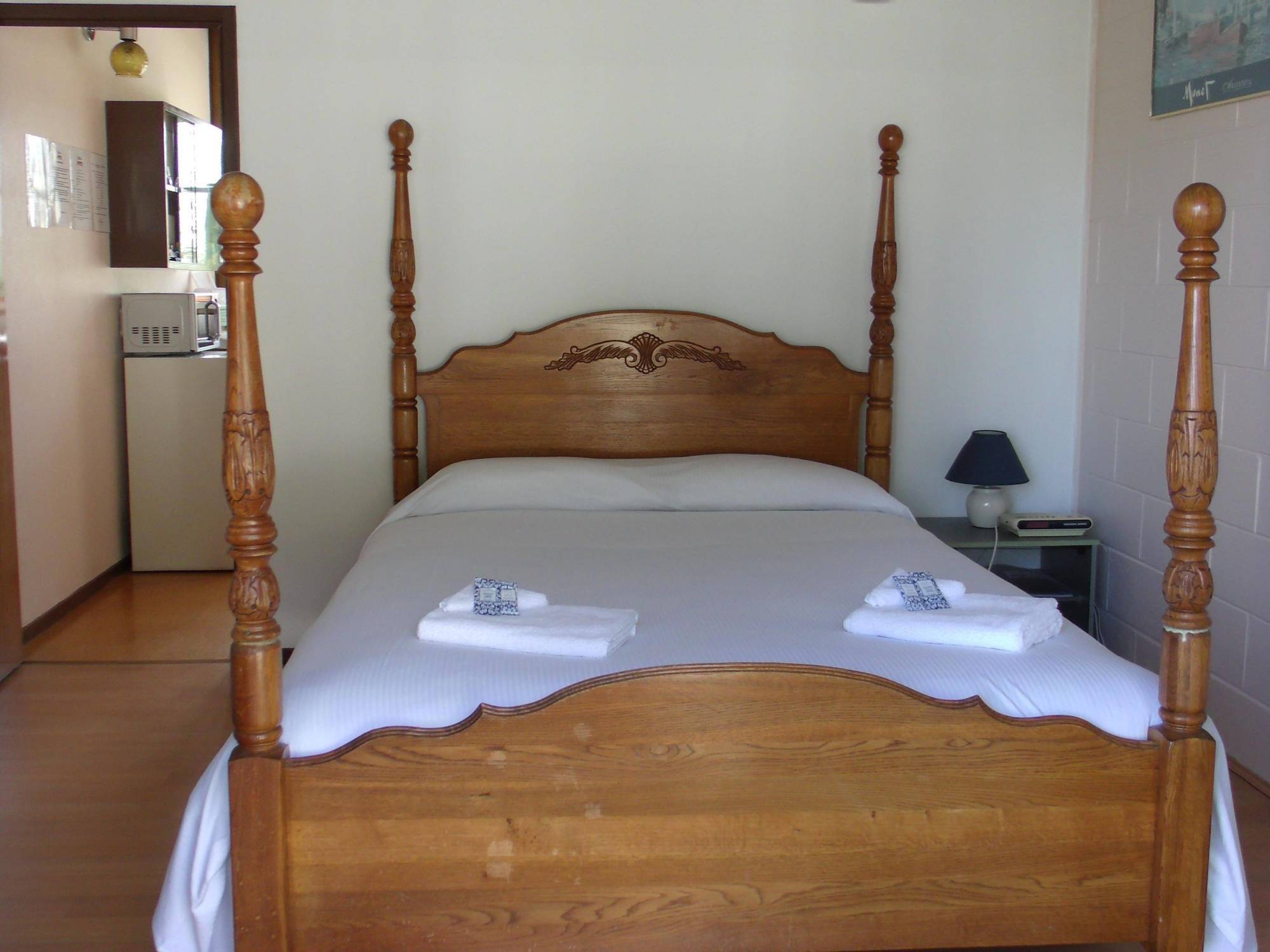 Katikati Motel Bagian luar foto